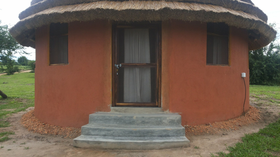 Exterior & Views 15