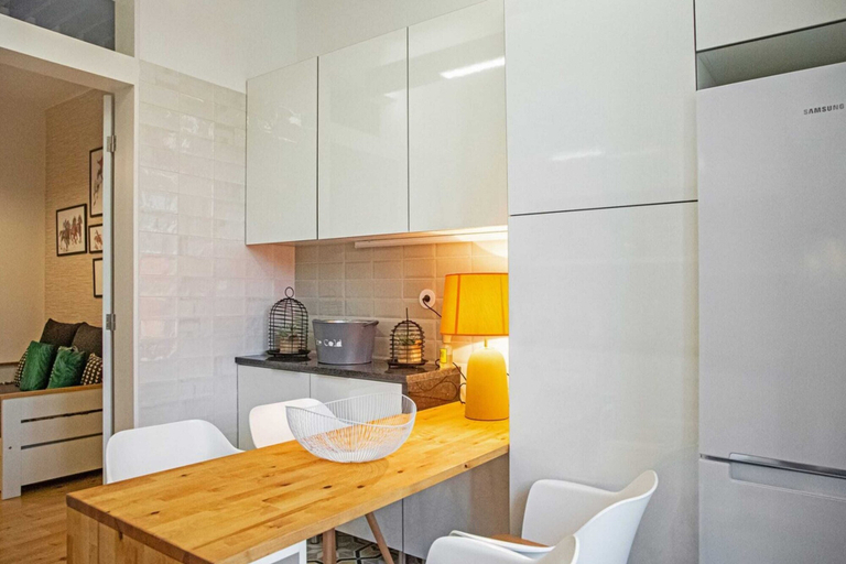 Others 4, Colourful and Tasteful 2bedroom Apartment in Graça, Lisbon