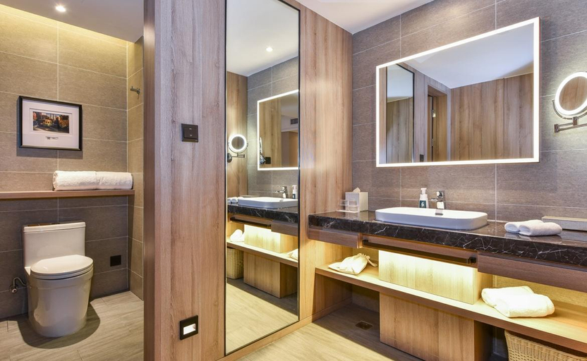 Bathroom 3, Atour Hotel Dalian Development Zone Jinma Road, Dalian