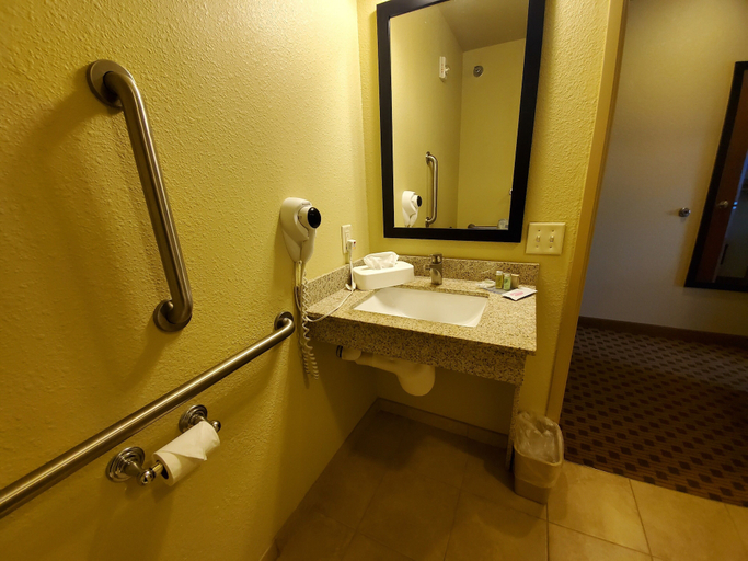 Bathroom 4, Cobblestone Inn & Suites - Kersey, Weld