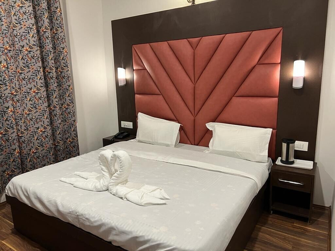 Bedroom, HOTEL SAPPHIRE SKY, Gurgaon