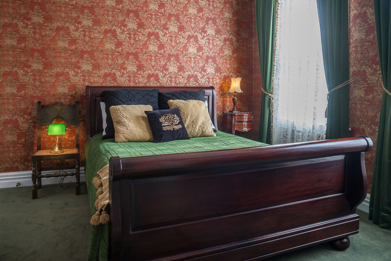 Bedroom 3, Theatre Royal Hotel Kumara, Westland