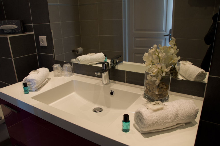 Bathroom 5, Hotel Le Grand Pavois, Var