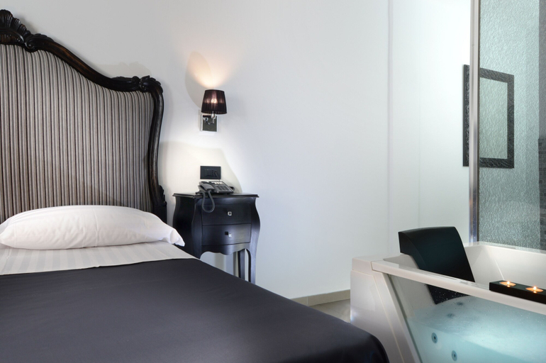 Bedroom 4, Barbarella Suite, Napoli