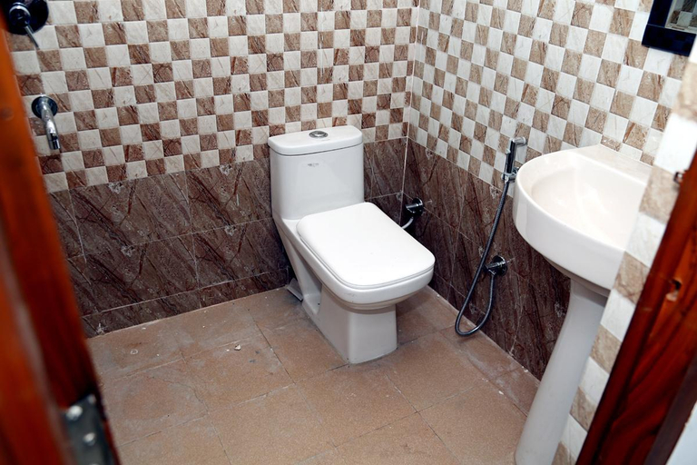 Bathroom, Hotel Namo Gange, Garhwal