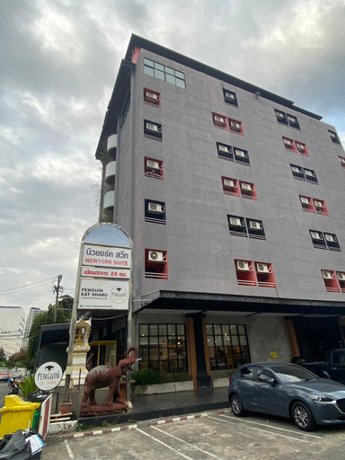 Exterior & Views