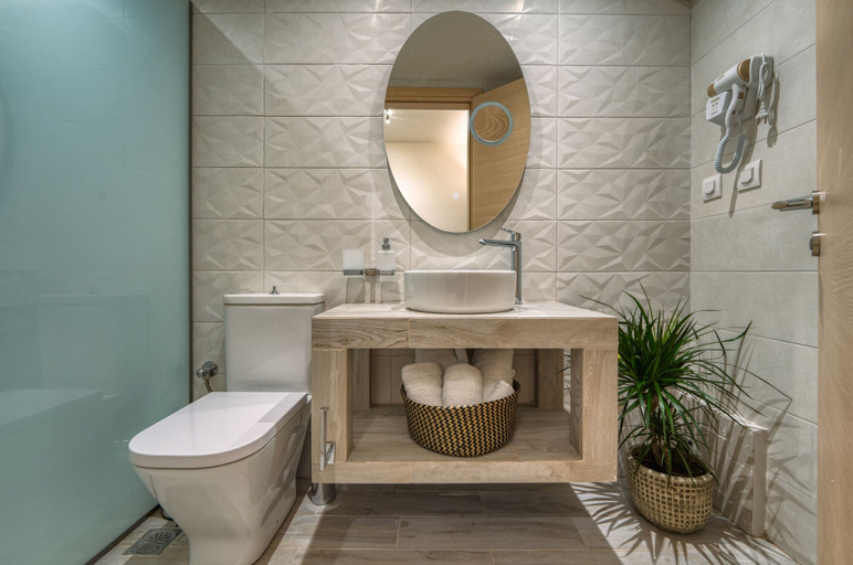 Bathroom 2, Andy & Hari's Elegant Town Studios, Ionian Islands
