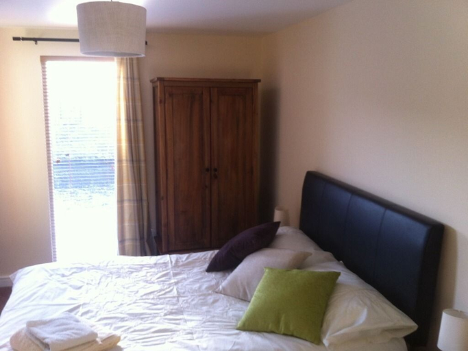 Bedroom 3, Riverside Apartments, Highland