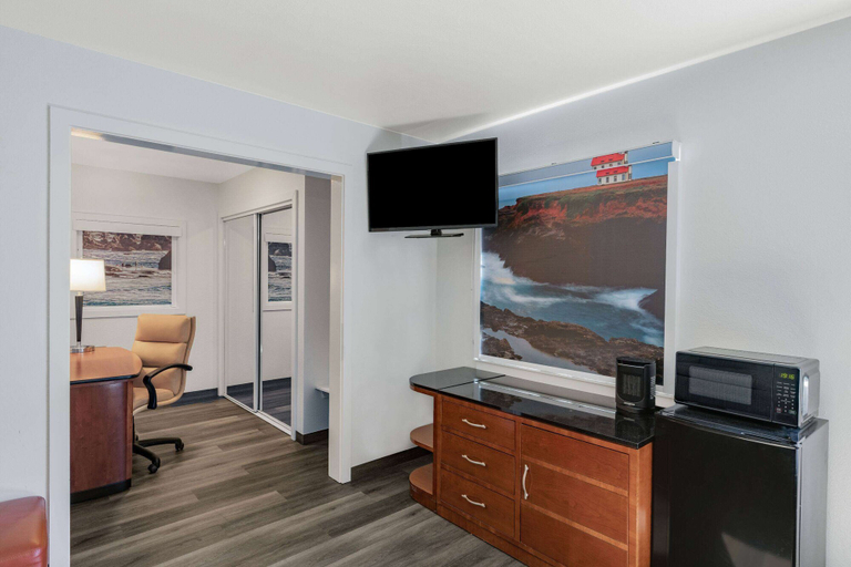 Others 5, Oceanside Inn & Suites, a Days Inn by Wyndham, Mendocino
