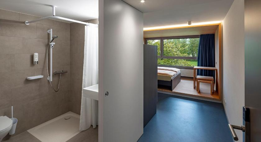 Bedroom 3, Rapperswil-Jona Youth Hostel, See-Gaster
