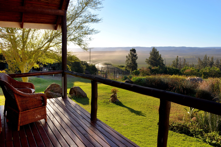 Exterior & Views 1