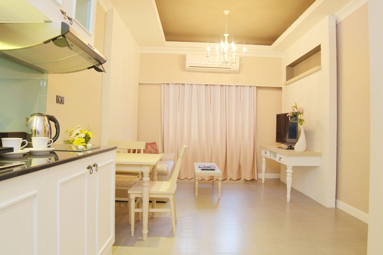 Dining Room 9