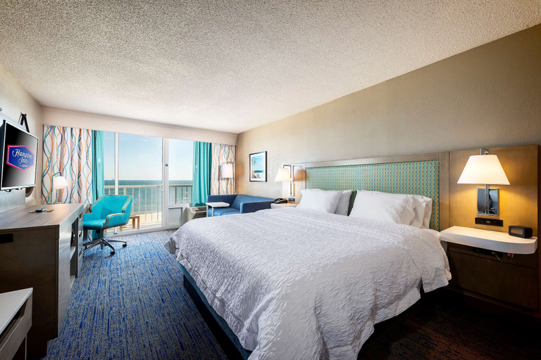 Bedroom 3, Hampton Inn Virginia Beach-Oceanfront North, Virginia Beach