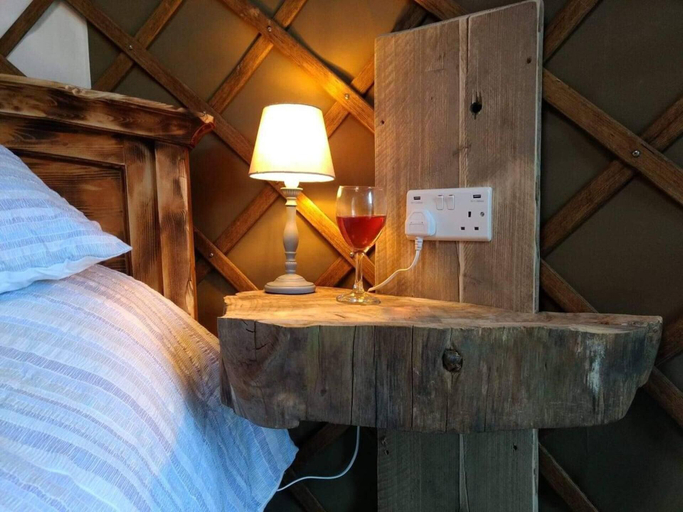 Bedroom 3, Bembridge Harbour Yurt - Log Burner - Wifi, Isle of Wight