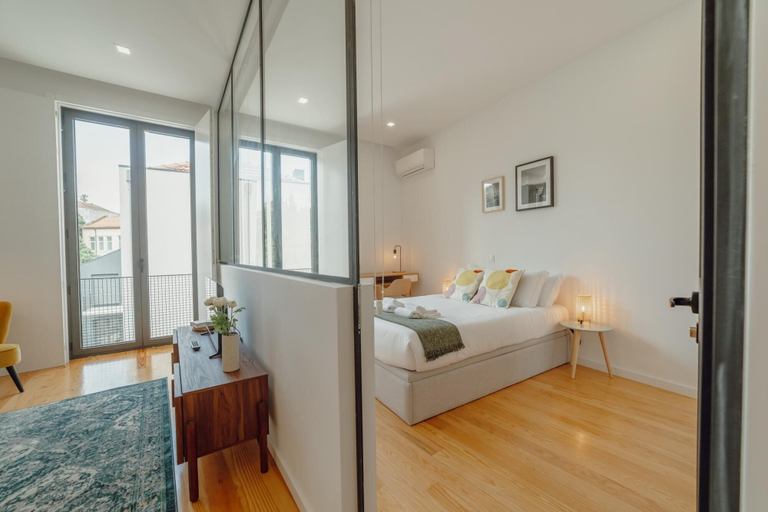 Bedroom 3, Courtyard Oporto Design Apartment E, Porto