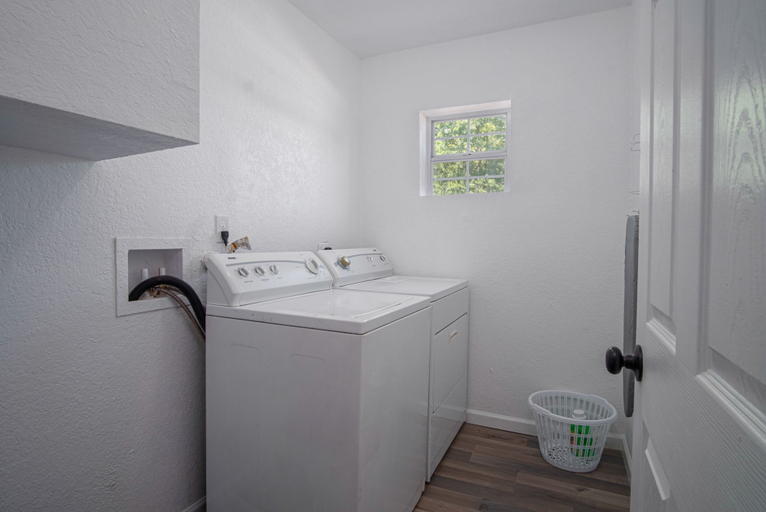 Bathroom 3, Charming 4br/2ba Only 5 Mins Downtown & Riverwalk, Bexar