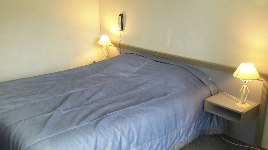 Bedroom 2, Hôtel du parc, Gard