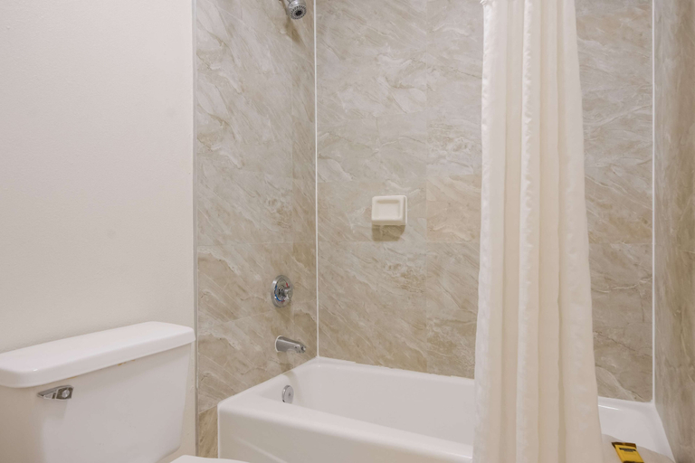 Bathroom 4, SureStay Hotel by Best Western St. Pete Clearwater Airport, Pinellas