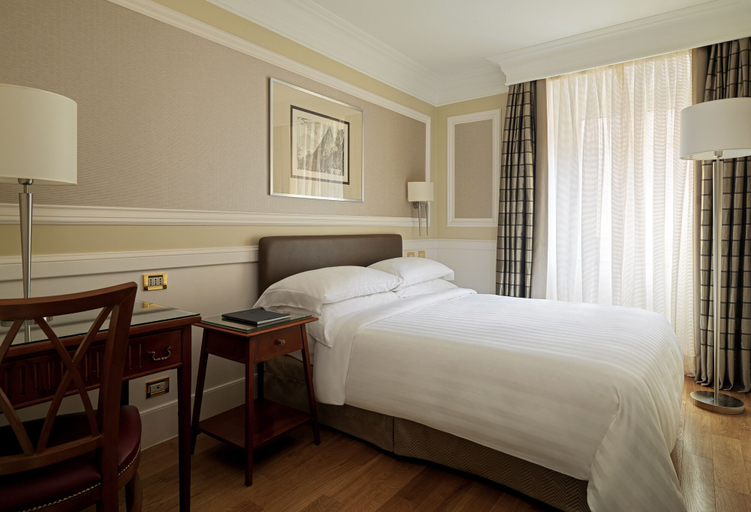 Bedroom 2, Rome Marriott Grand Hotel Flora, Rome