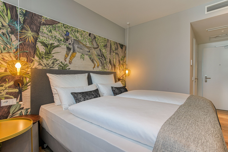 Bedroom 3, Vienna House Easy by Wyndham Augsburg, Augsburg