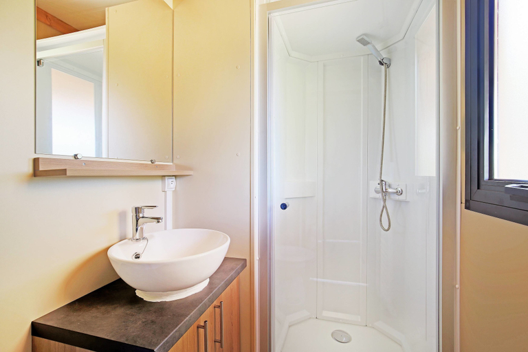 Bathroom 4, Huttopia Lac de la Siauve, Cantal
