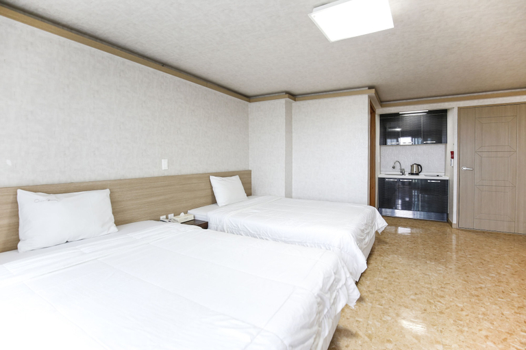 Bedroom 3, Ocean Family HOTEL, Jeju