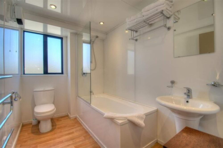 Bathroom 3, Four Seasons Motel, Queenstown-Lakes
