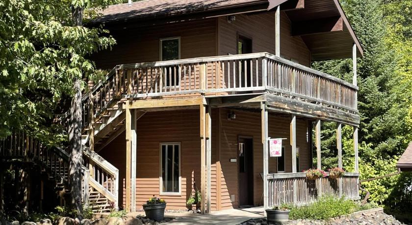Woodland Lodging, Bayfield