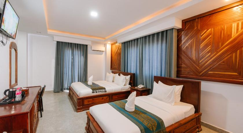 Bedroom 3, V Crown Hotel, Svay Pao