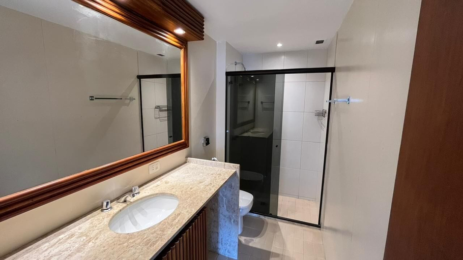 Bathroom 3, 1806, Rio de Janeiro