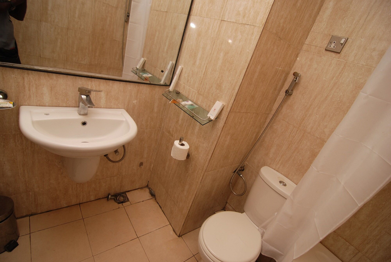 Bathroom 3, Elomaz Hotels, Abuja, AbujaMun