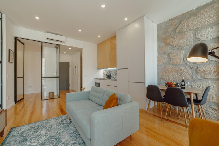 Others 5, Courtyard Oporto Design Apartment E, Porto