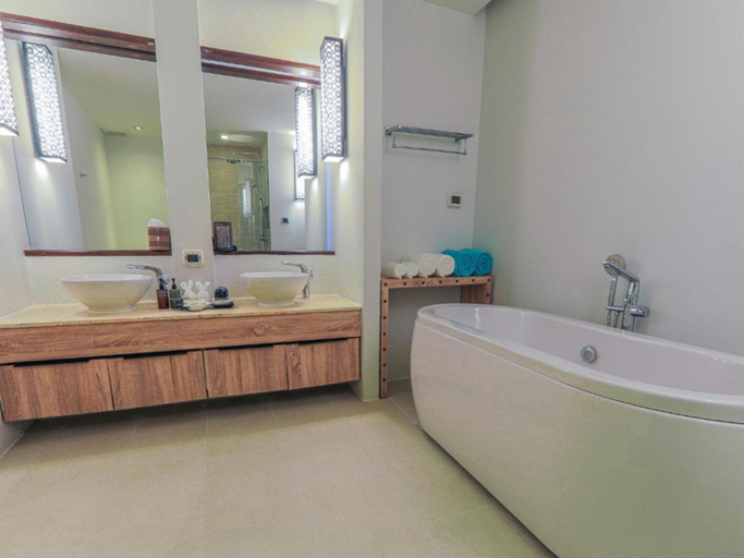 Bathroom 4, Akira Lipe Resort, Muang Satun