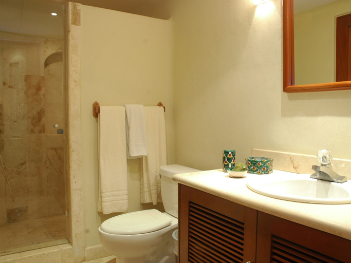 Bathroom 5, Villas Sacbe Condo Hotel and Beach Club, Cozumel