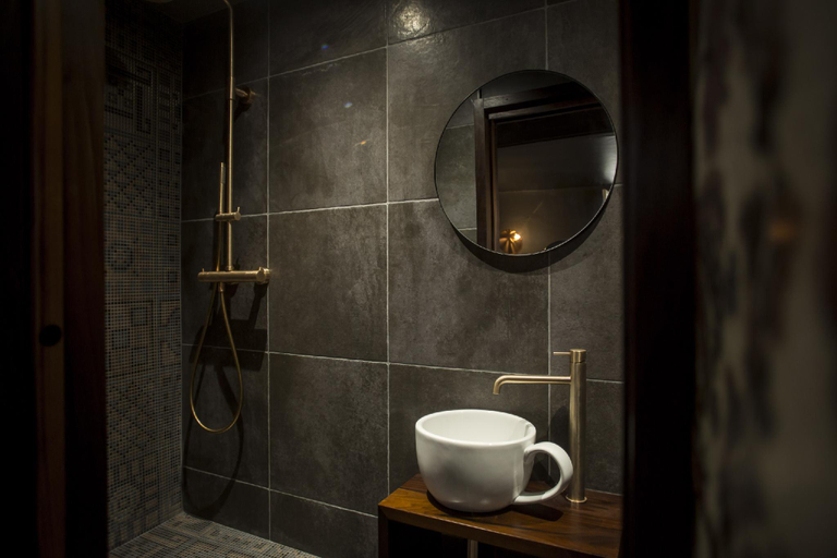 Bathroom 3, Casa Di Angeli, Haute-Corse