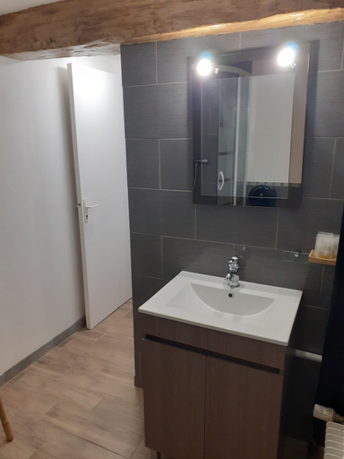 Bathroom 3, Le Grand Cerf, Eure