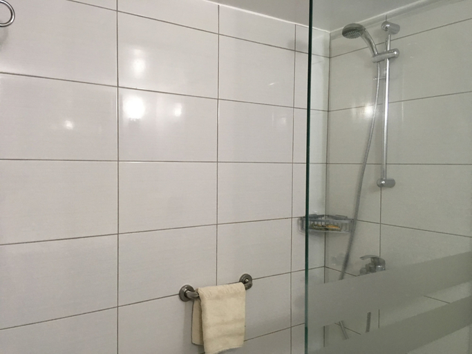 Bathroom 5, Kissos hotel