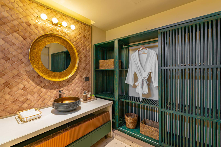 Bathroom 4, Noah's Ark by StayVista - Hillside Villa, Jaipur