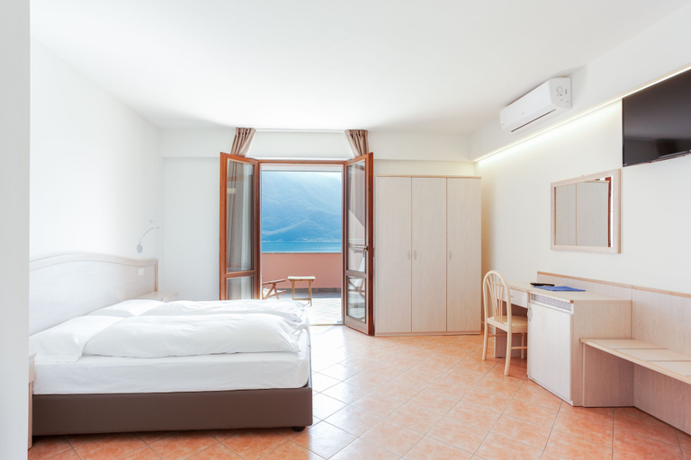 Bedroom 4, Relax Hotel La Gardenia & Villa Oleandra, Brescia