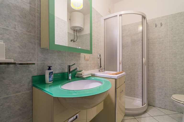 Bathroom 2, AffittaSardegna - Casa Allegra, Sassari