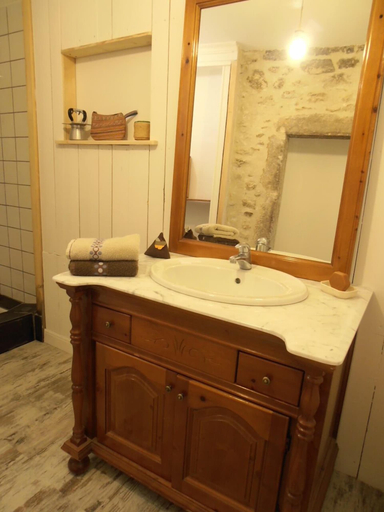 Bathroom 4, Roulotte et Gite en Drome Provencale, Drôme