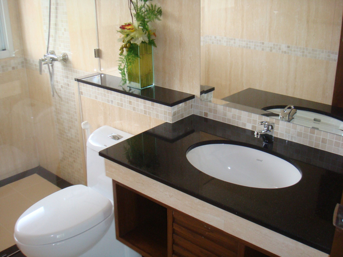 Bathroom 4, Jomtien Beach Penthouses, Pattaya