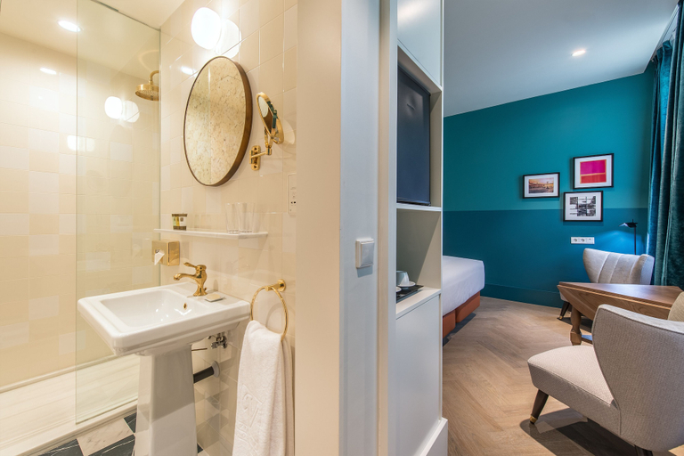 Bathroom 5, Hotel Vincci The Mint, Madrid
