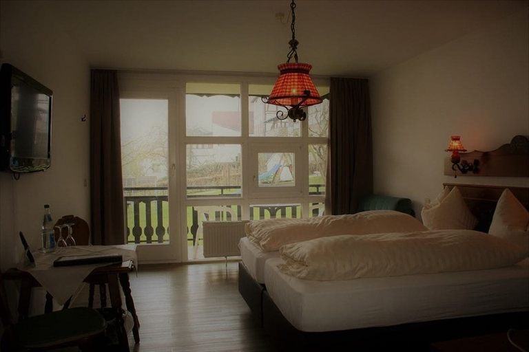 Bedroom 3, Hotel Schwalenberger Malkasten, Lippe
