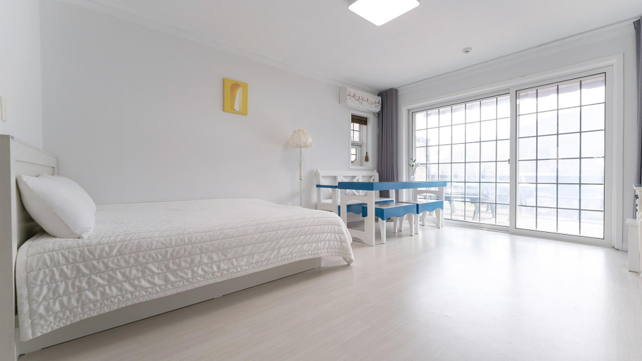 Bedroom 2, Geojae Lamer Pension, Geoje