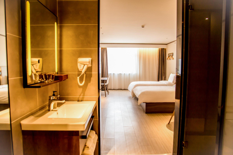 Bathroom, Hanting Hotel Yantai Development Zone Foxconn, Yantai