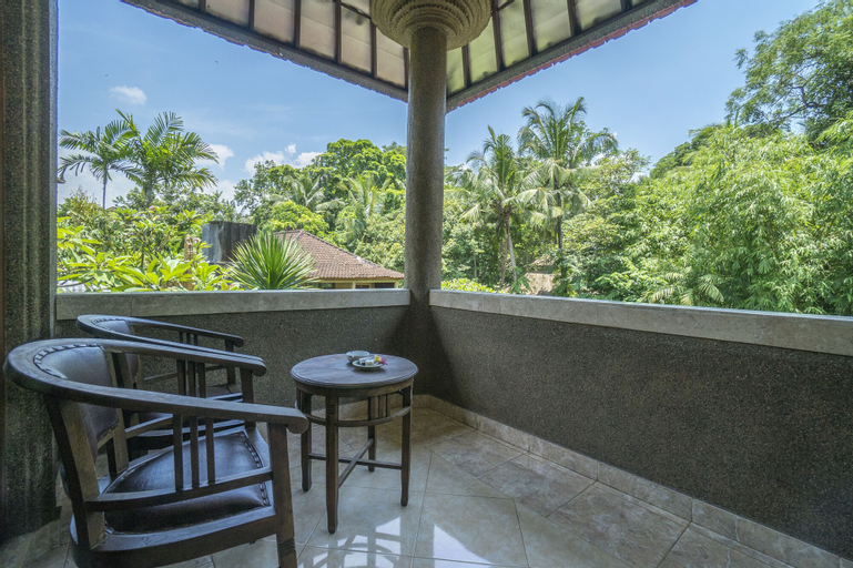Exterior & Views 3