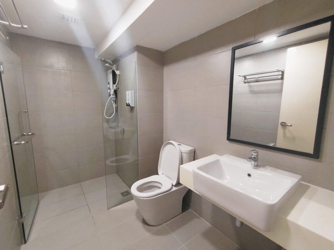 bathroom 14