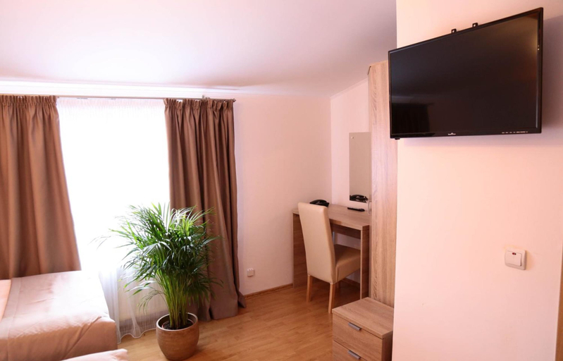 Others 5, Hotel Apollonia, Brasov