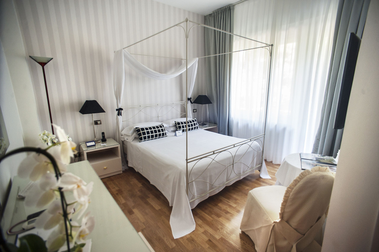 Bedroom 5, Grand Hotel Passetto, Ancona
